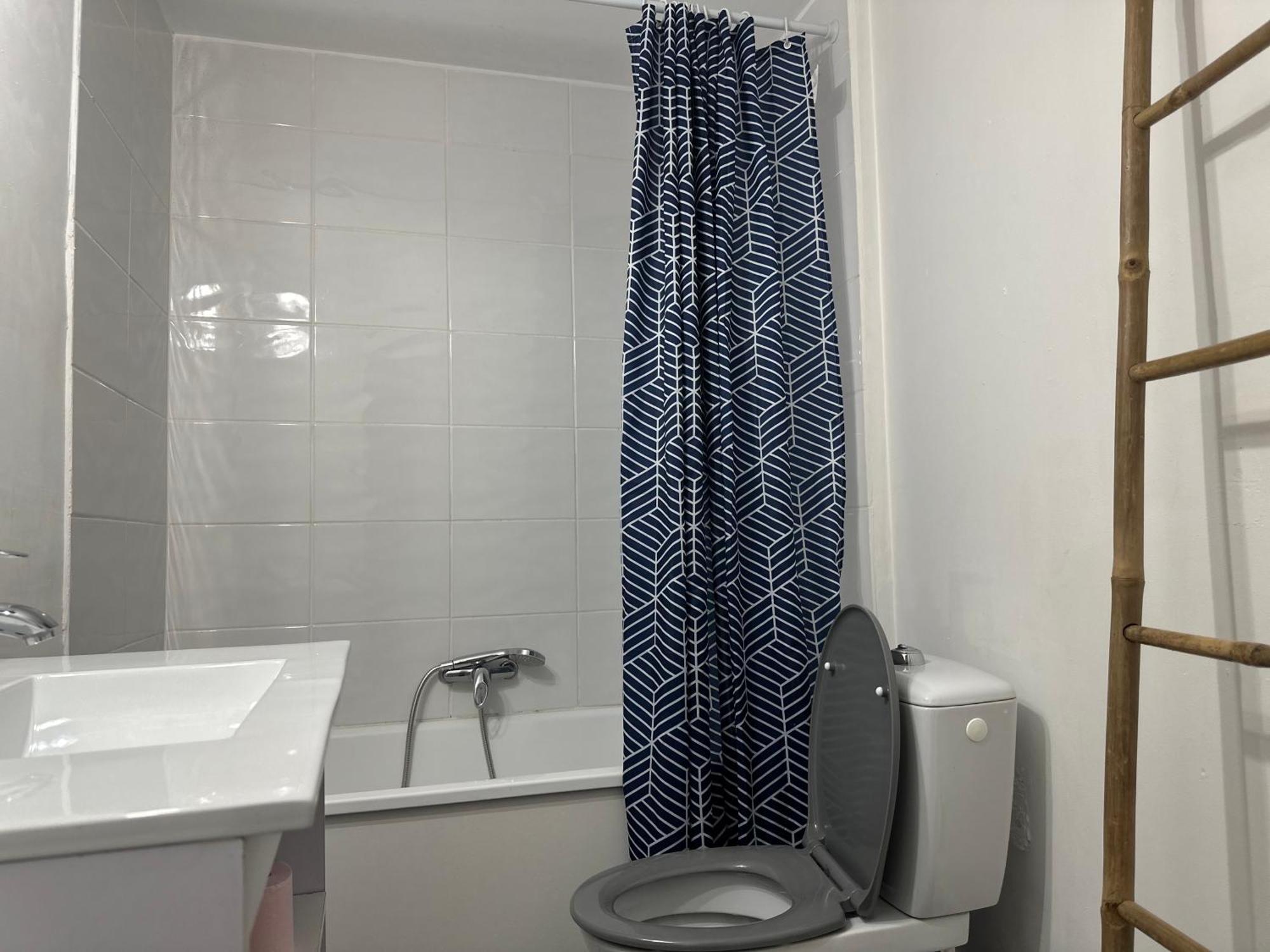 Pi N3 - - Place Parking Republique Inclus & Wifi * Perpignan
